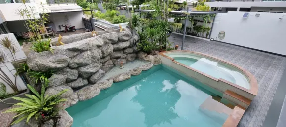 5 chambres Maison à Pattaya, Thailand No. 11155 10