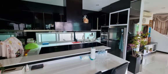 5 bedrooms Villa in Pattaya, Thailand No. 11155 28