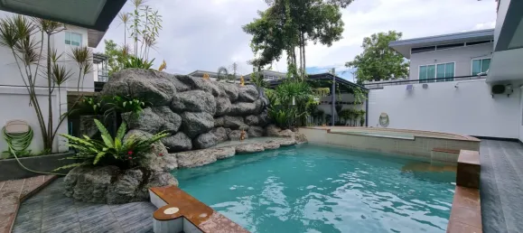 5 chambres Maison à Pattaya, Thailand No. 11155 9