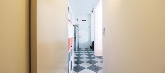 Studio in Milan, Italy No. 264879 9