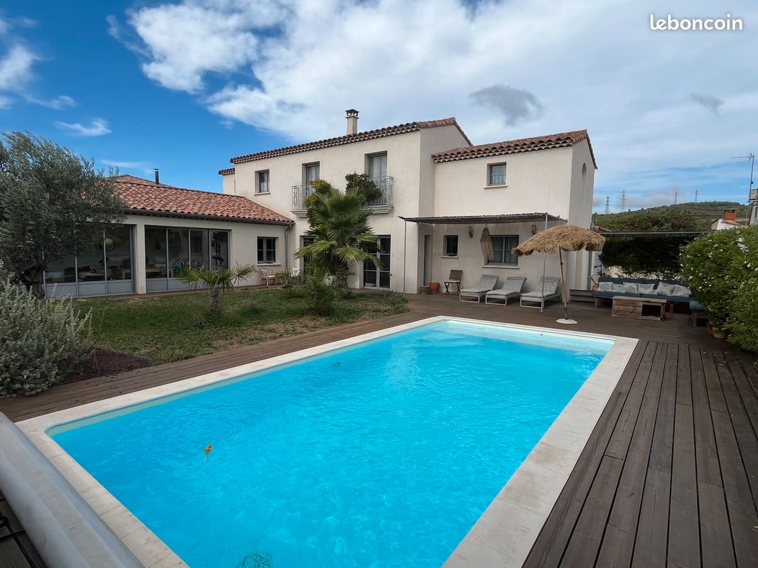 Вилла с 7 спальнями в Окситания, Франция № 318913