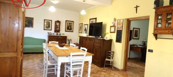 3 bedrooms Apartment in Montevarchi, Italy No. 215315 7