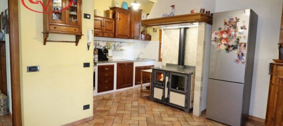 3 bedrooms Apartment in Montevarchi, Italy No. 215315 6