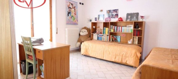 3 bedrooms Apartment in Montevarchi, Italy No. 215315 17