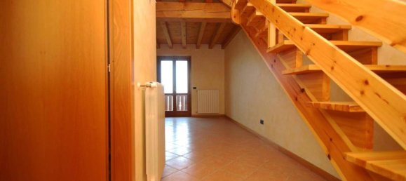 3-salle Appartement à Costa Serina, Italy No. 22292 3