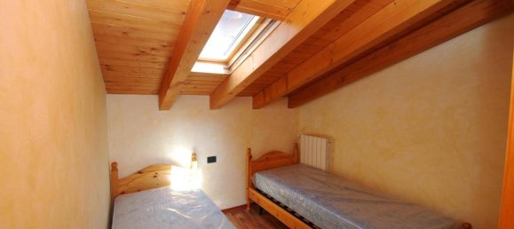 3-salle Appartement à Costa Serina, Italy No. 22292 7