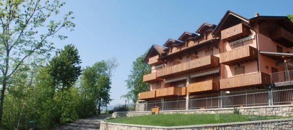 3-salle Appartement à Costa Serina, Italy No. 22292 11