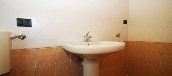 3-salle Appartement à Costa Serina, Italy No. 22292 9