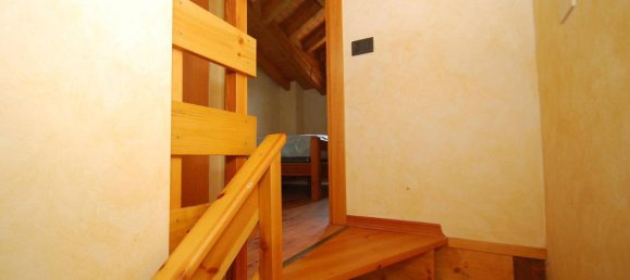 3-salle Appartement à Costa Serina, Italy No. 22292 8