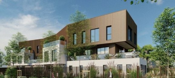 184m² Office in Bessan, France No. 279965 3