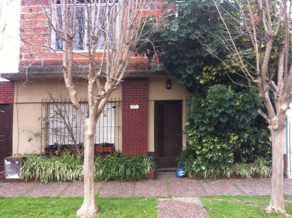 2 bedrooms House in Ituzaingo, Argentina No. 102339