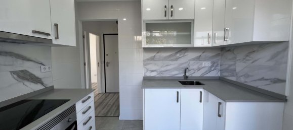 Studio in Lisbon, Portugal, Nr. 96668 9