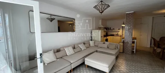 Apartamento de 3 dormitorios en Santa Eulalia Del Rio, Spain No. 181150 2