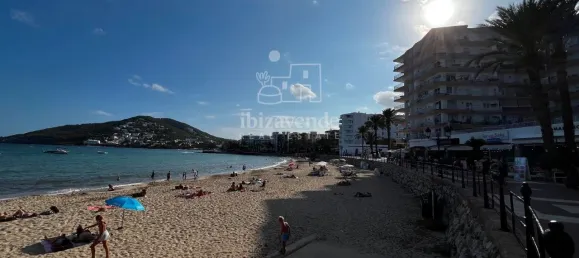 Apartamento de 3 dormitorios en Santa Eulalia Del Rio, Spain No. 181150 41