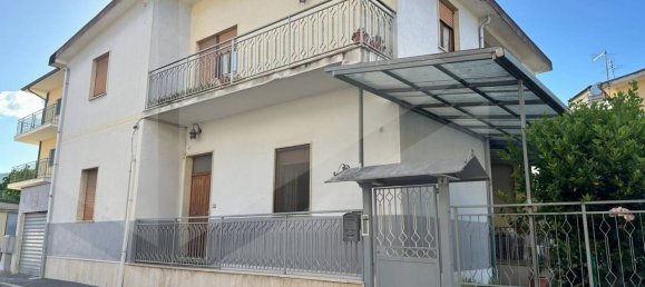 4 bedrooms House in Avezzano, Italy No. 22095 20