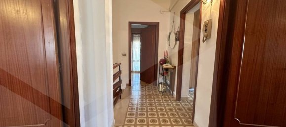 4 bedrooms House in Avezzano, Italy No. 22095 4