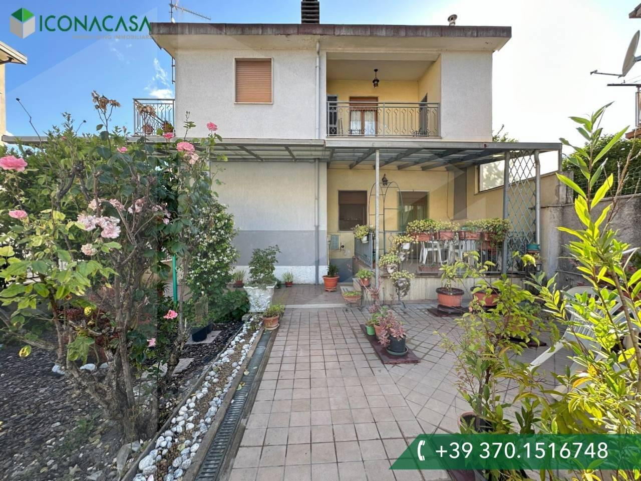 4 bedrooms House in Avezzano, Italy No. 22095