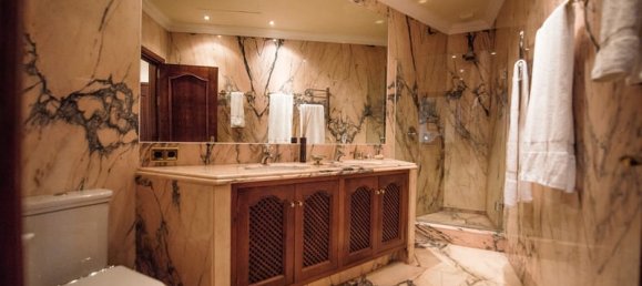 8 bedrooms Villa in Malaga, Spain No. 104599 17