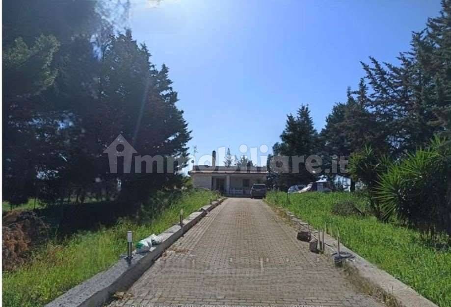 3 Schlafzimmer Villa in Andria, Italy, Nr. 263861