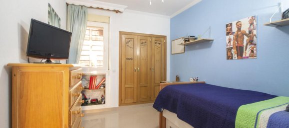 Apartamento de 3 dormitorios en Estepona, Spain No. 185325 8