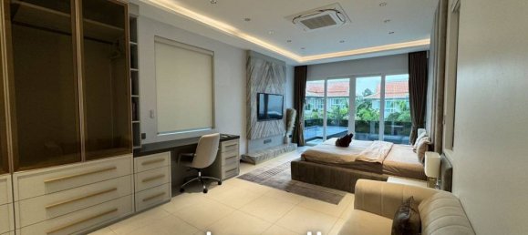 5 bedrooms Villa in Pattaya, Thailand No. 23573 10