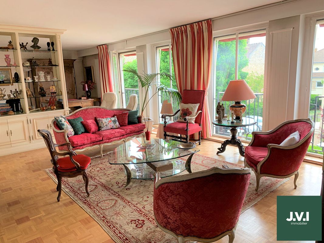 3 bedrooms Apartment in Enghien-les-Bains, France No. 167786