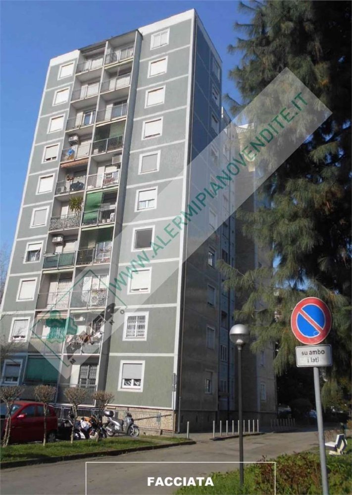 Квартира с 3 спальнями в Милан, Италия № 370132