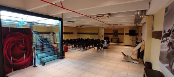 Gewerbliche Immobilie in Argelato, Italy 210m², Nr. 118649 2