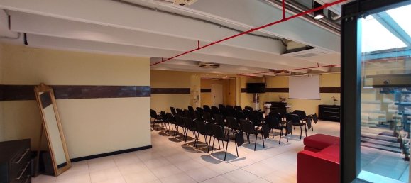 Gewerbliche Immobilie in Argelato, Italy 210m², Nr. 118649 3