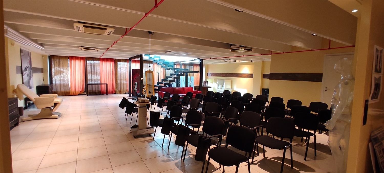 Gewerbliche Immobilie in Argelato, Italy 210m², Nr. 118649