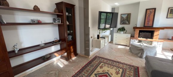 3 bedrooms Villa in Carrara, Italy No. 48171 10