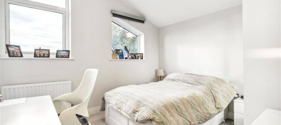 4 bedrooms House in Mitcham, United Kingdom No. 12924 5