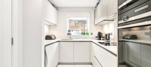 4 bedrooms House in Mitcham, United Kingdom No. 12924 9