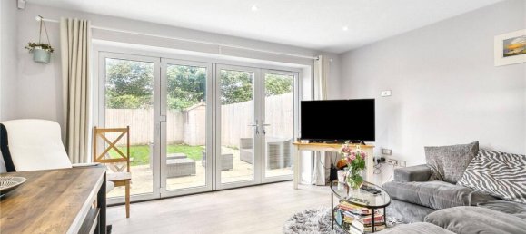 4 bedrooms House in Mitcham, United Kingdom No. 12924 8