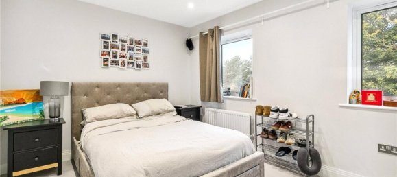 4 bedrooms House in Mitcham, United Kingdom No. 12924 7