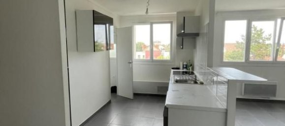2 bedrooms Apartment in Houilles, France No. 137342 2