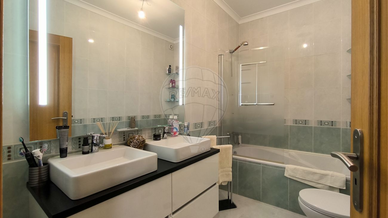 4 bedrooms Villa in Pinhal Novo, Portugal No. 18621