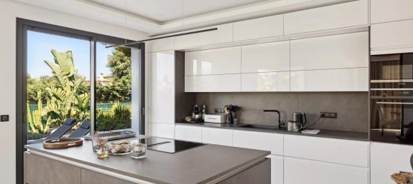 4 bedrooms Villa in Antibes, France No. 288488 9