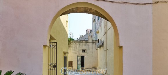 7 rooms House in Alezio, Italy No. 42362 3