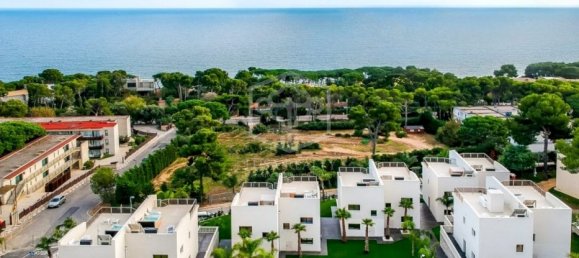 Коммерческая недвижимость 4000м² в Пладжа-де-Аро, Испания № 7368 10