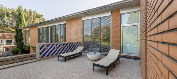 4 bedrooms House in Revelhe, Portugal No. 21122 4