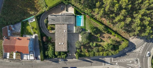 4 bedrooms House in Revelhe, Portugal No. 21122 31