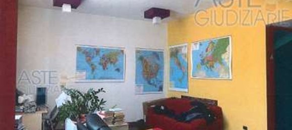 5-Zimmer Wohnung in Agliana, Italy, Nr. 40713 8