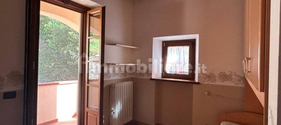 2 Schlafzimmer Wohnung in Arezzo, Italy, Nr. 141297 9