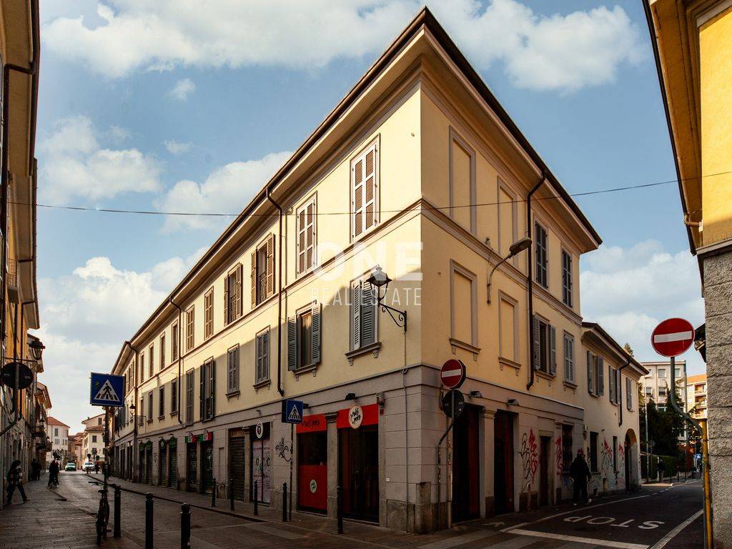 2-salle Propriété commerciale à Monza, Italy No. 6523