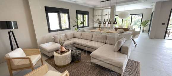 7 bedrooms Villa in Marbella, Spain No. 29873 20