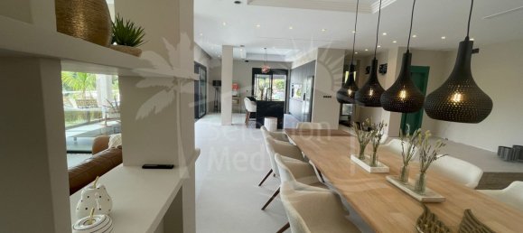 7 bedrooms Villa in Marbella, Spain No. 29873 8