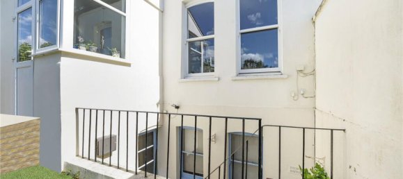 1 bedroom Apartment in London, United Kingdom No. 7307 7