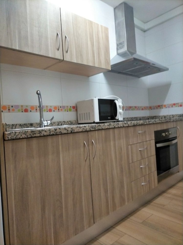 Apartamento de 3 dormitorios en Granada, Spain No. 219476