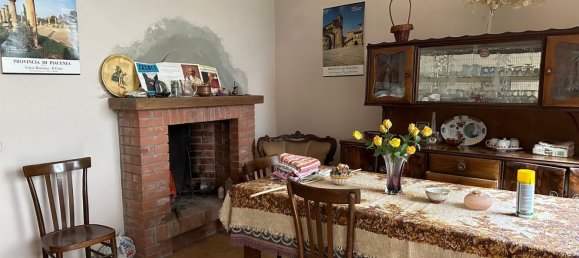 6 rooms House in Morfasso, Italy No. 20131 20